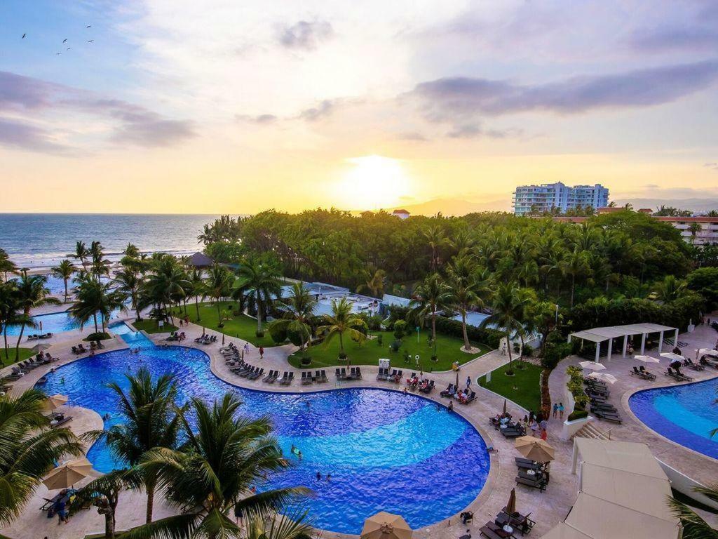 Breathtaking Villa Magna Beachfront Condo, 3 Bedrooms Sleeps 6 Nuevo Vallarta Exteriör bild